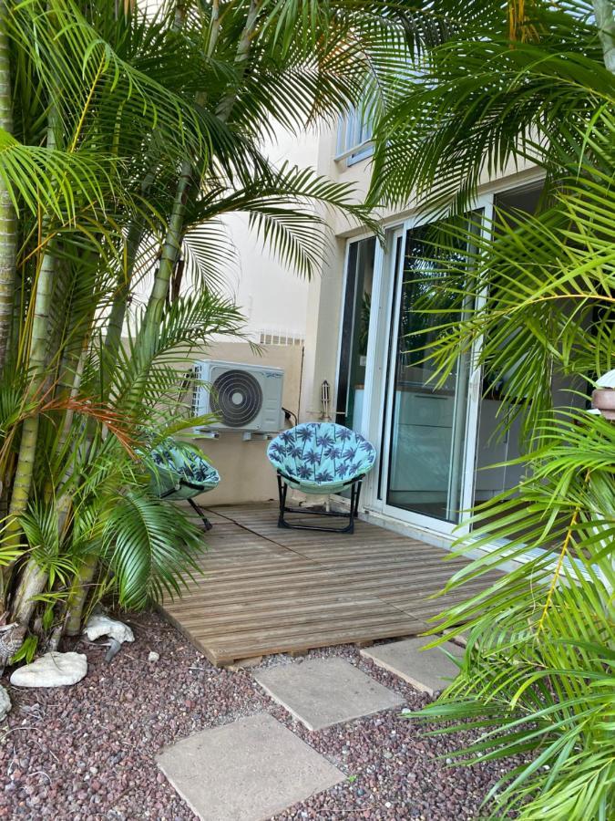 Centre & Plage - T2 Cosy Avec Terrasse & Jardin Apartment Saint-Gilles Les Bains Exterior photo